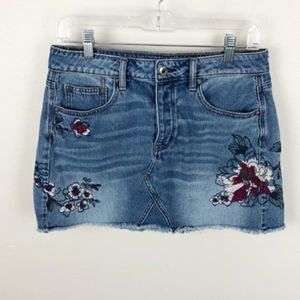 American Eagle Denim Skirt w/embroidery Detail